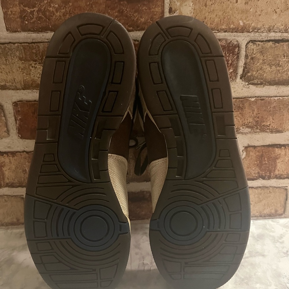 Nike - Picture 5 of 6